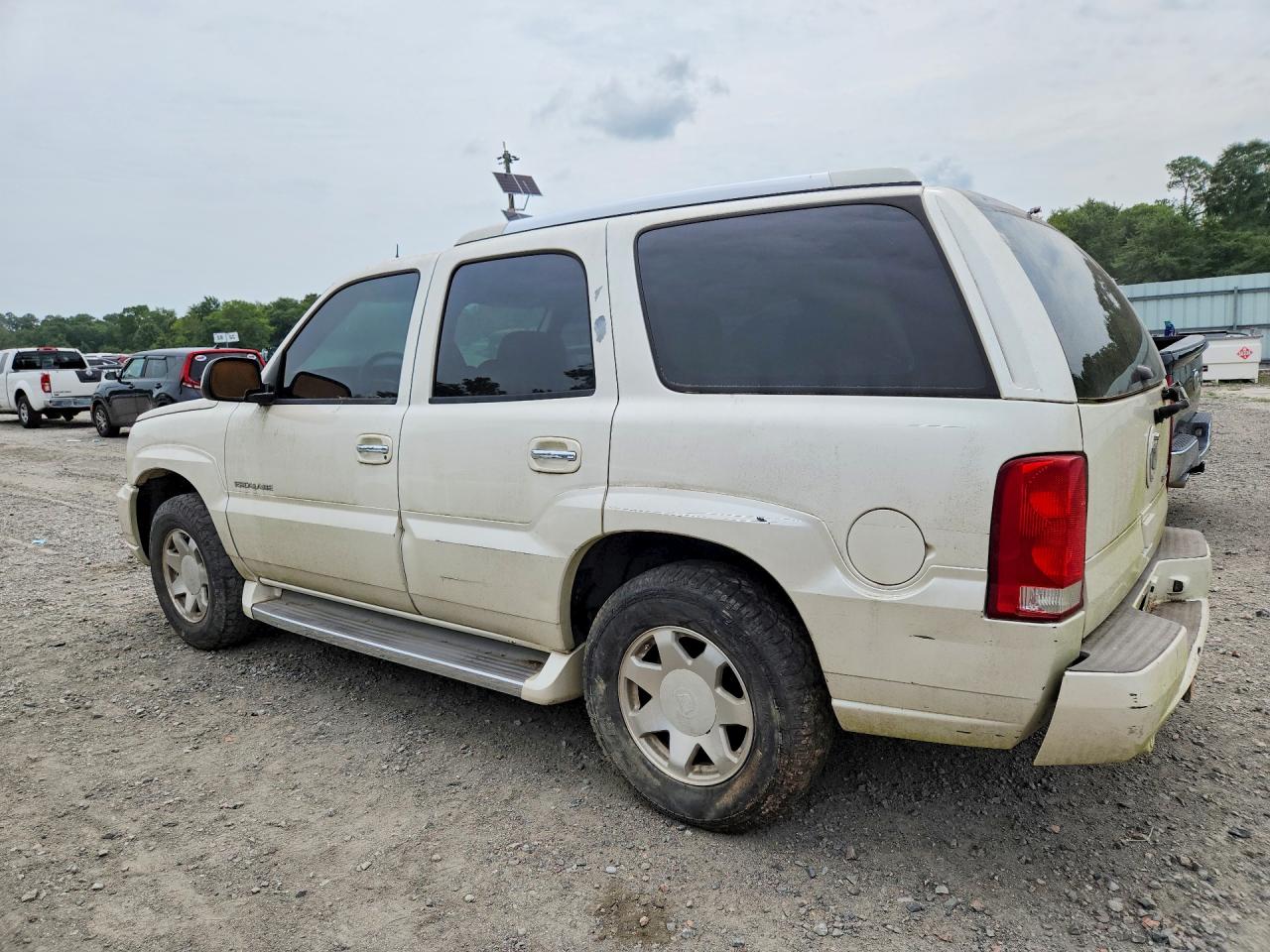 2005 Cadillac Escalade Luxury White vin: 1GYEC63N15R258144