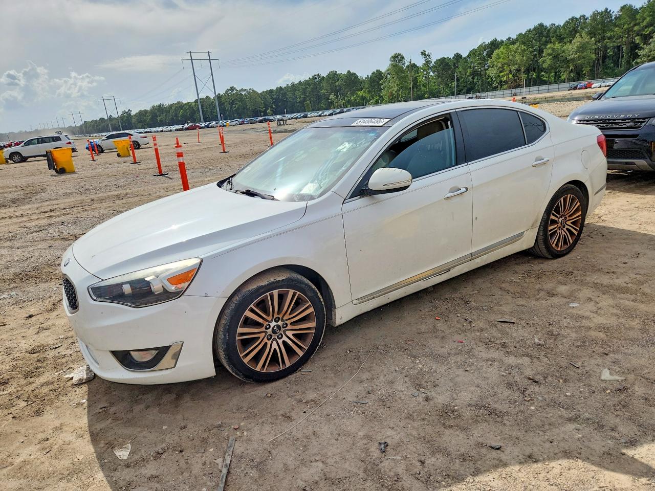 2015 Kia Cadenza Premium White vin: KNALN4D73F5185473