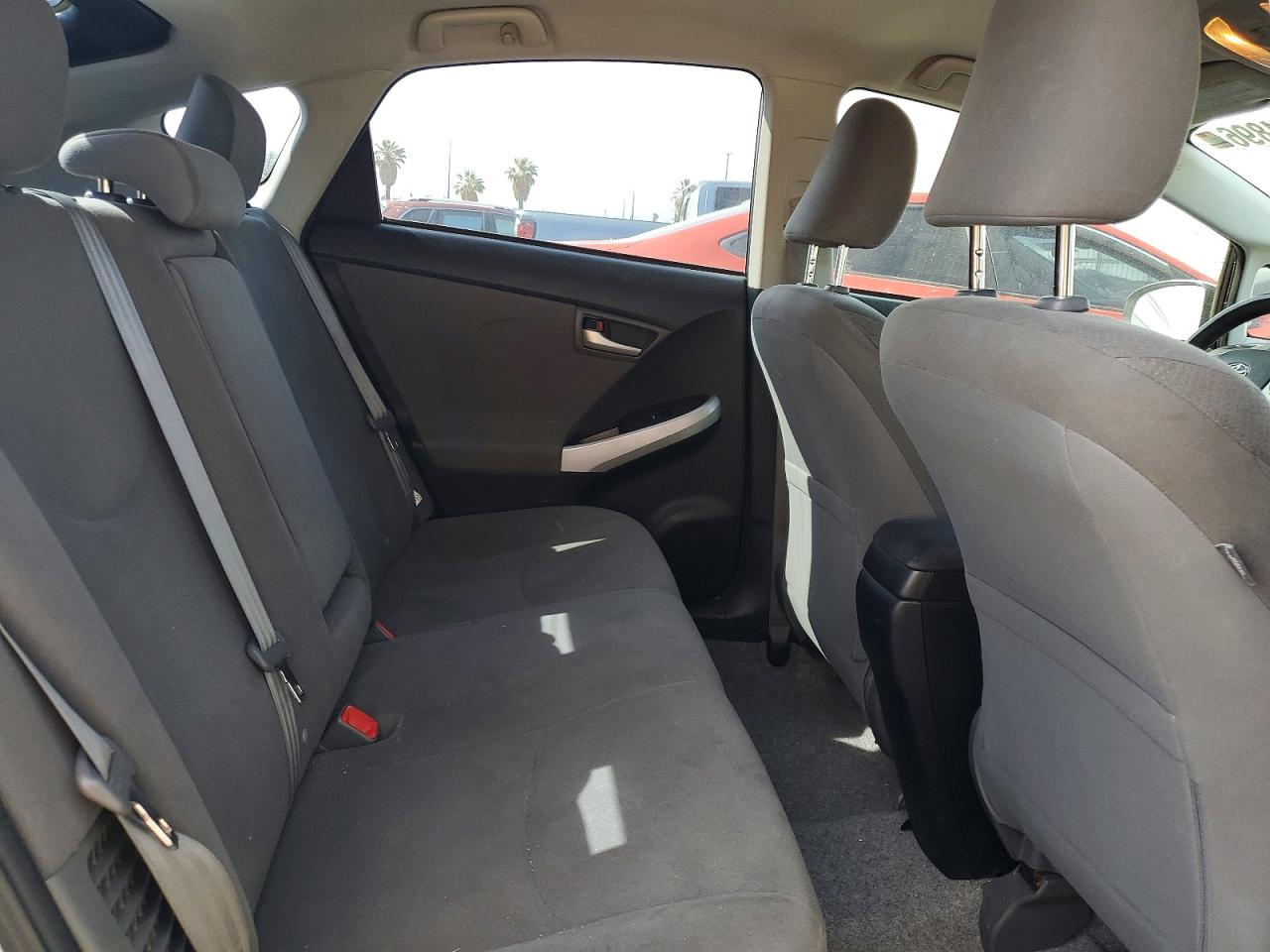 2013 Toyota Prius Three Silver vin: JTDKN3DU2D1679472