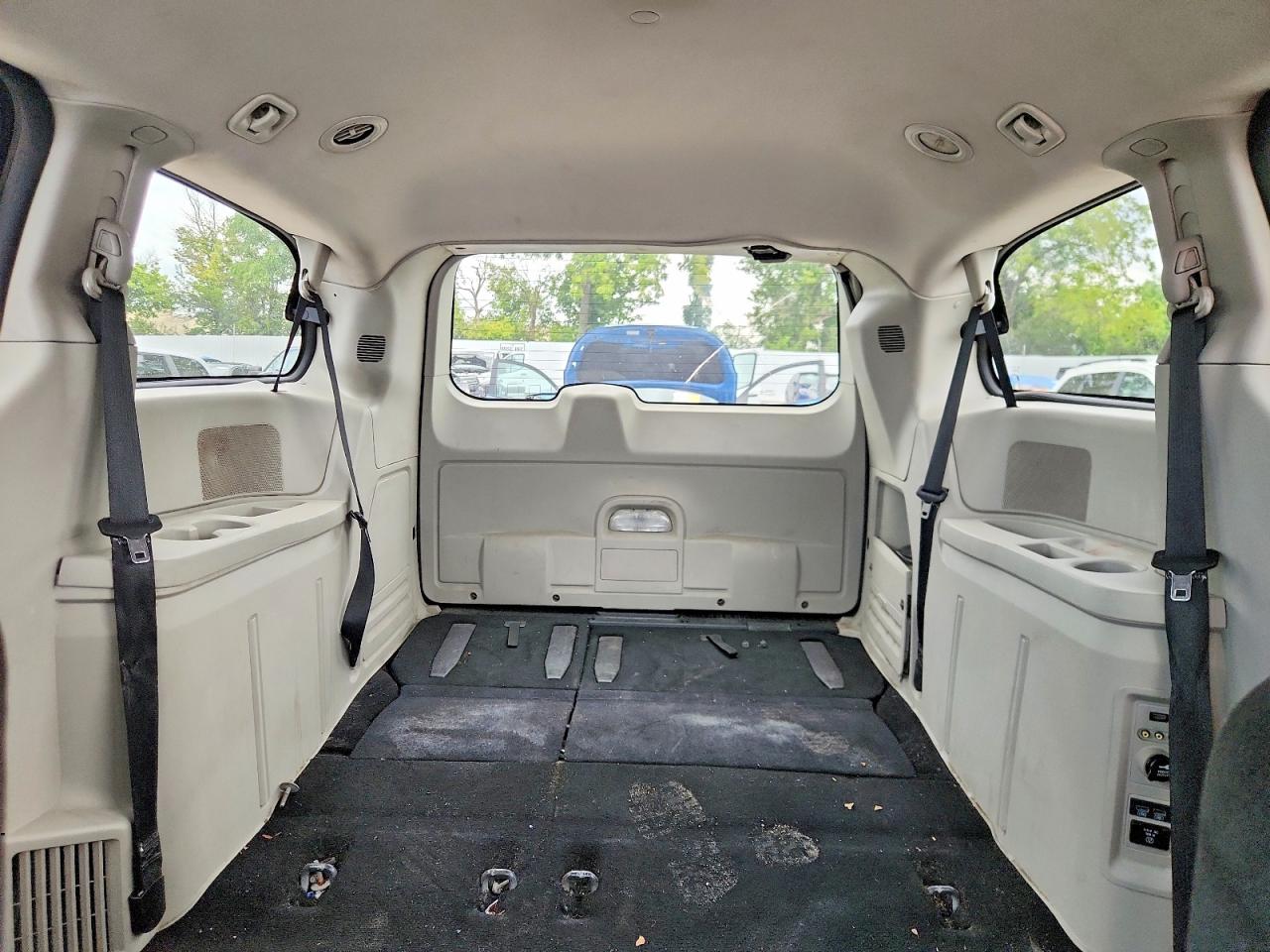 2013 Dodge Grand Caravan Sxt White vin: 2C4RDGCG3DR669212