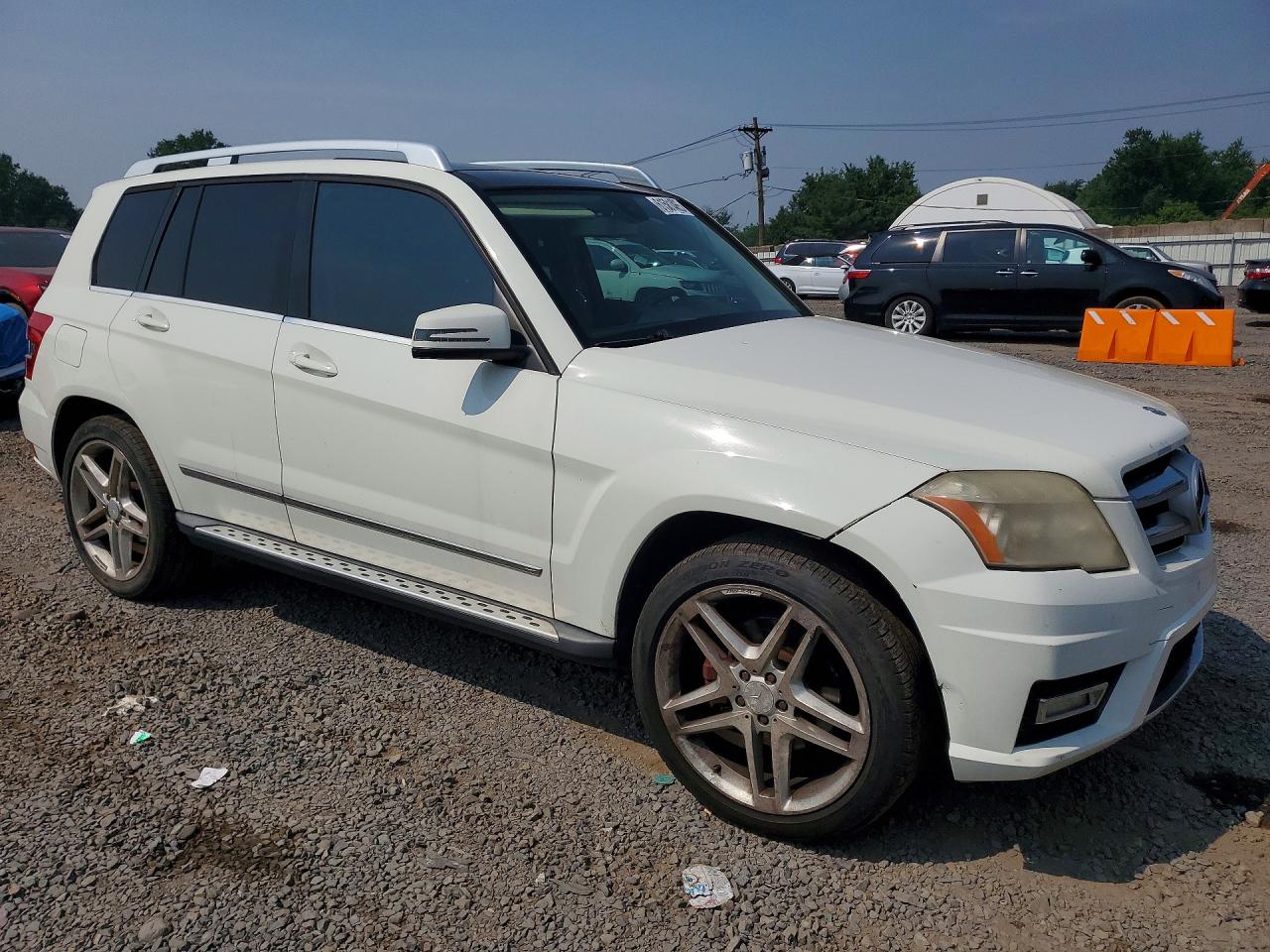 2011 Mercedes-benz Glk 350 White vin: WDCGG5GB2BF547554