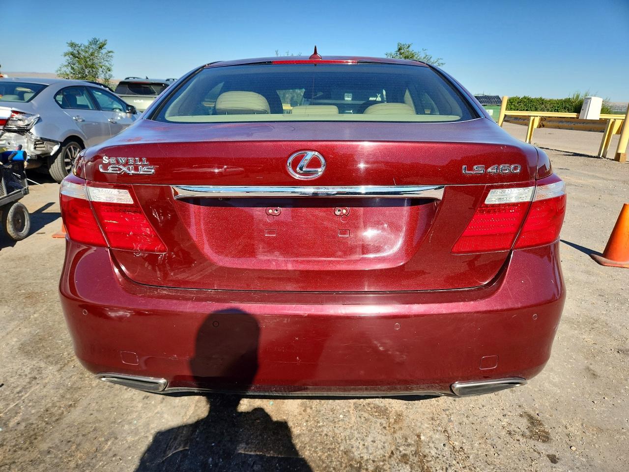 2007 Lexus Ls 460 Burgundy vin: JTHBL46F875040275