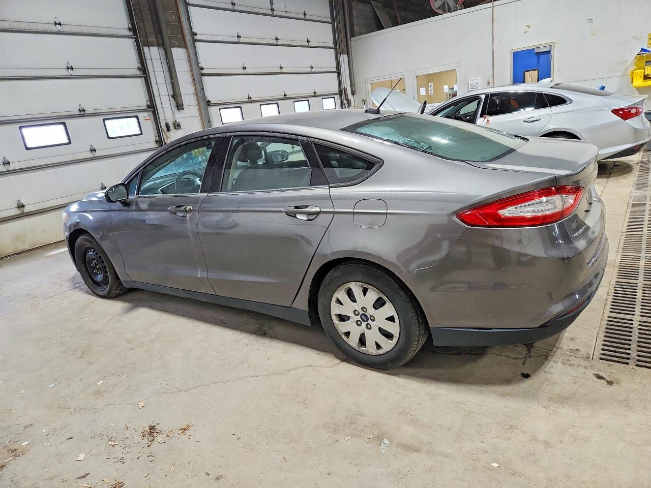 2013 Ford Fusion 4d Gray vin: 3FA6P0G76DR125718