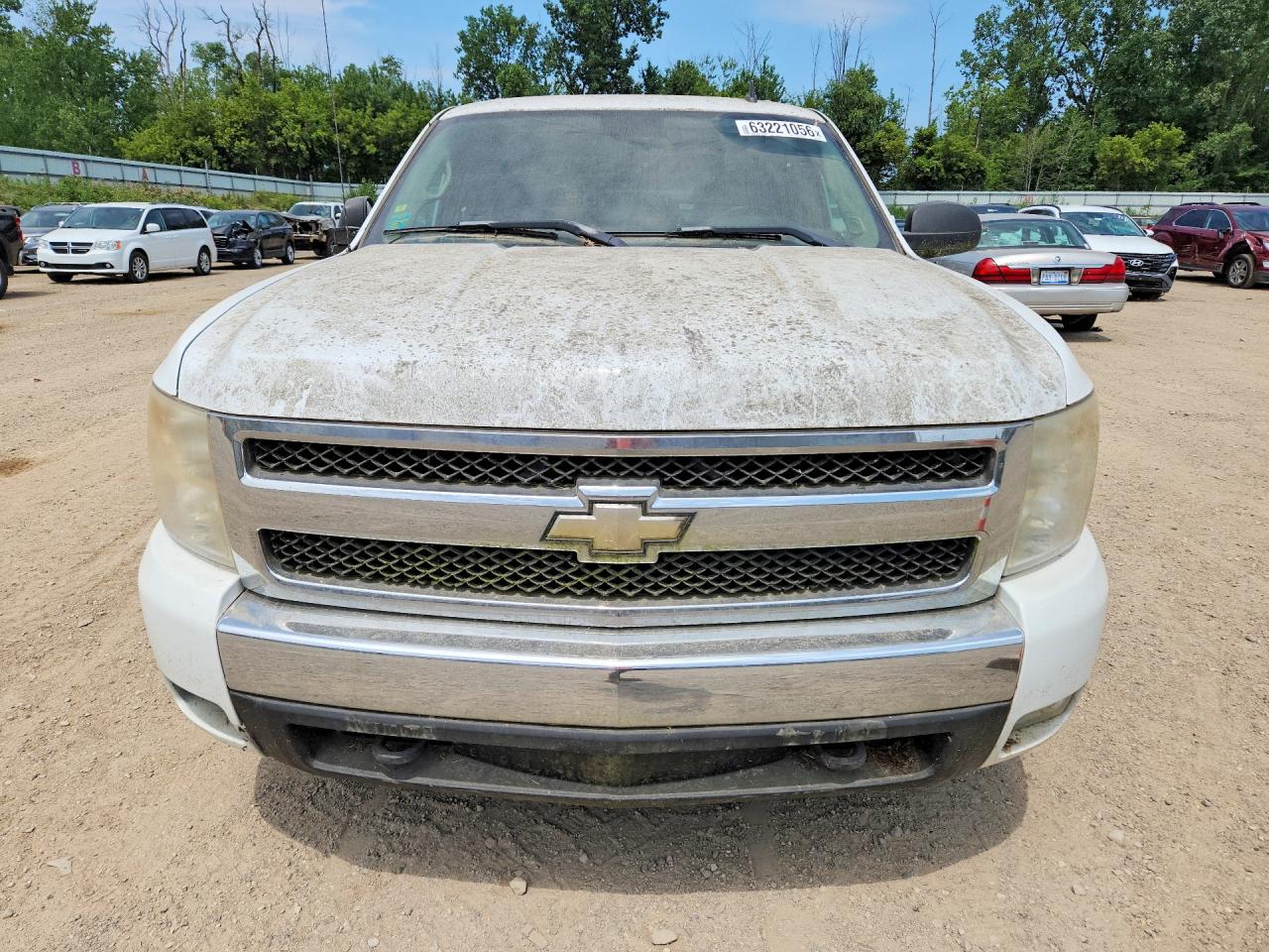2007 Chevrolet Silverado K1500 Crew Cab White vin: 2GCEK13CX71590573