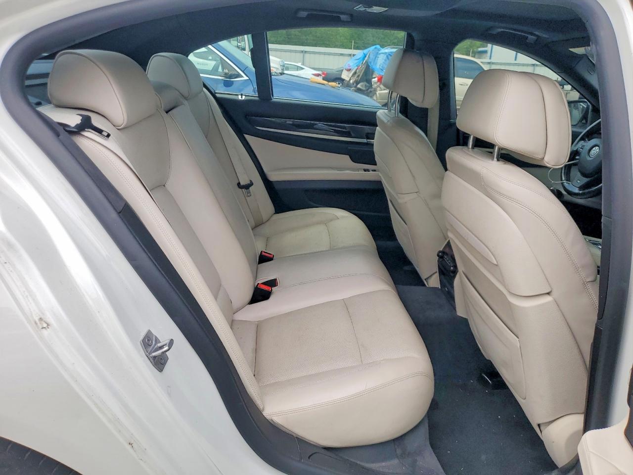 2015 Bmw 750 I Белый vin: WBAYA8C52FD825364