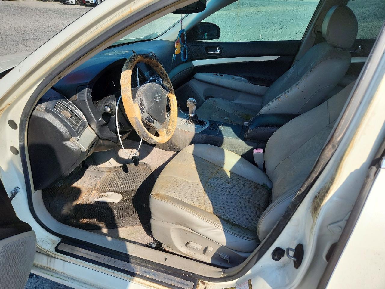 2008 Infiniti G35 Base White vin: JNKBV61E68M211505