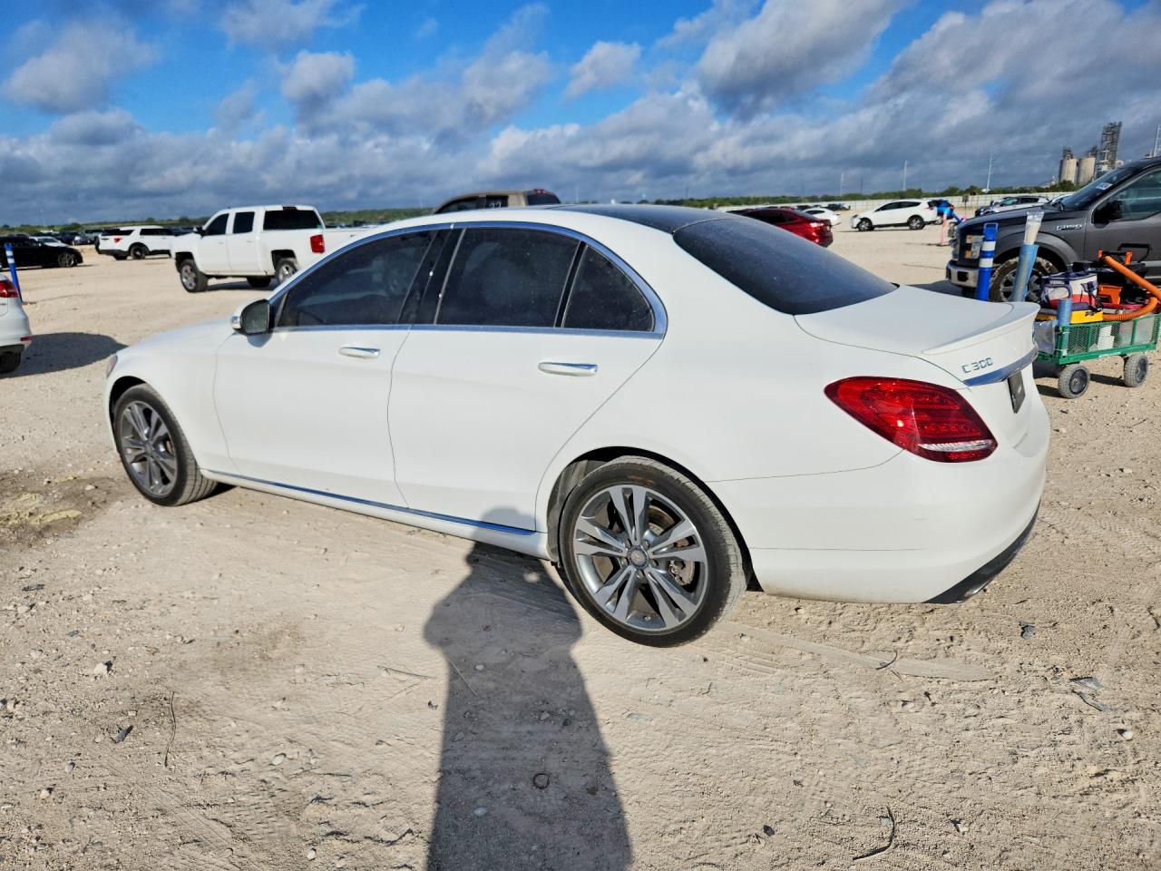 2015 Mercedes-benz C 300 White vin: 55SWF4JB3FU060928
