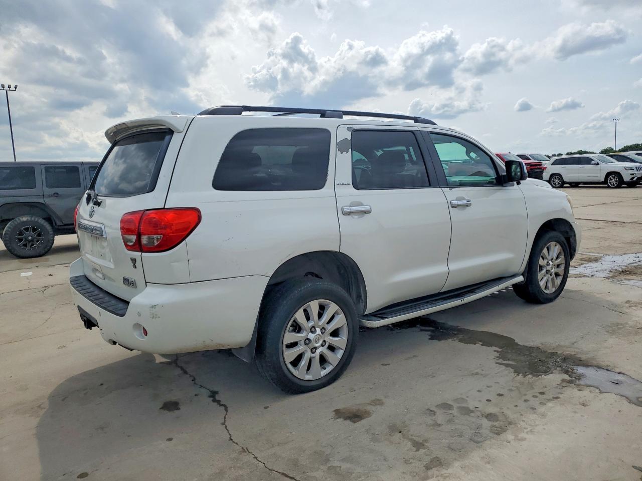 2013 Toyota Sequoia Platinum White vin: 5TDYY5G1XDS049622