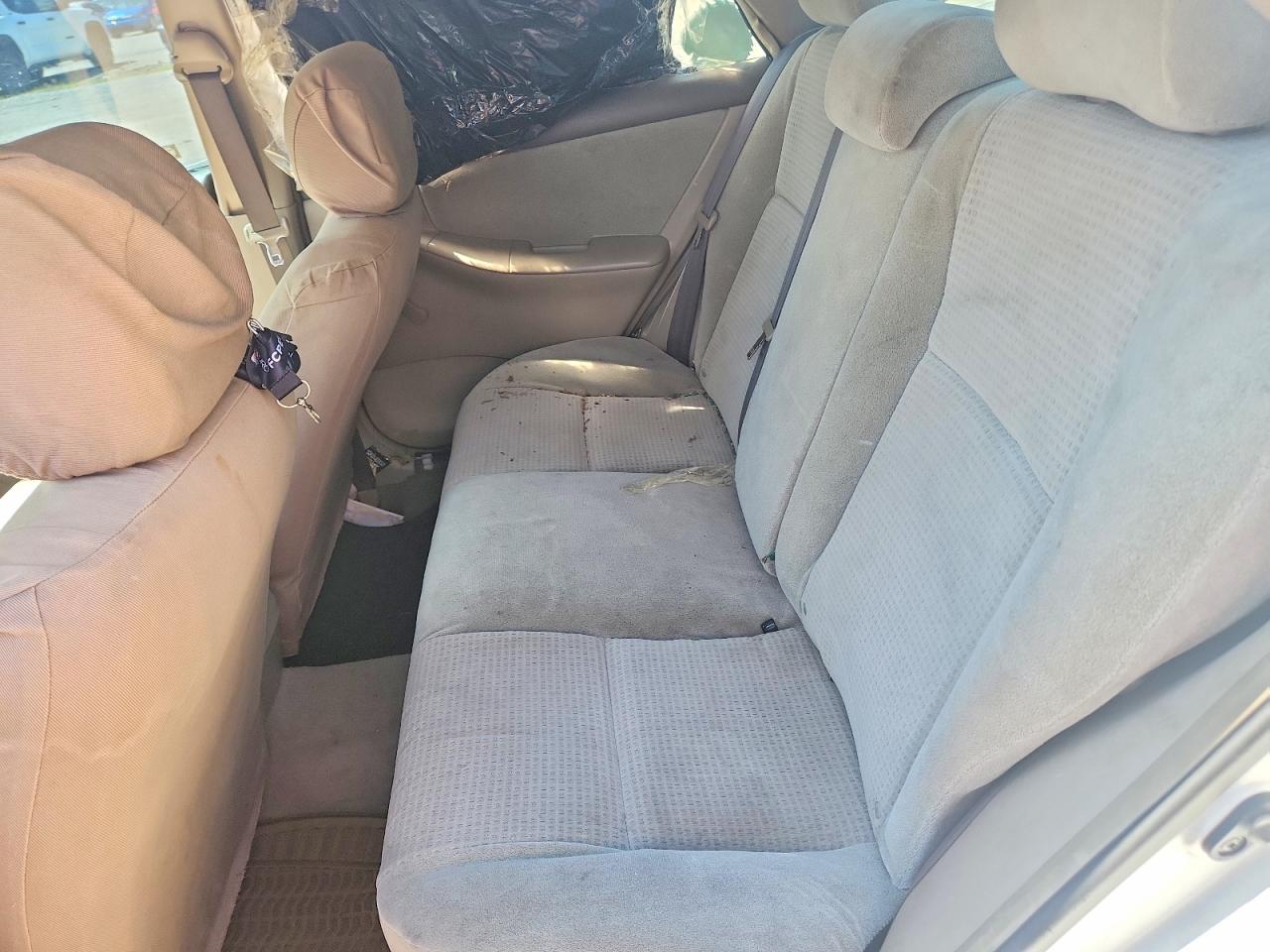 2005 Toyota Corolla Ce White vin: 1NXBR32E55Z482212