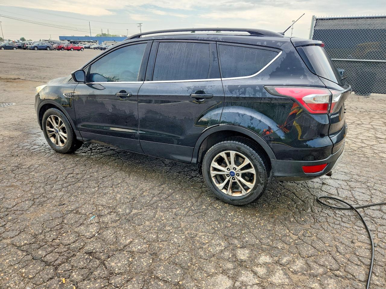 2017 Ford Escape Se Black vin: 1FMCU9G9XHUA25899