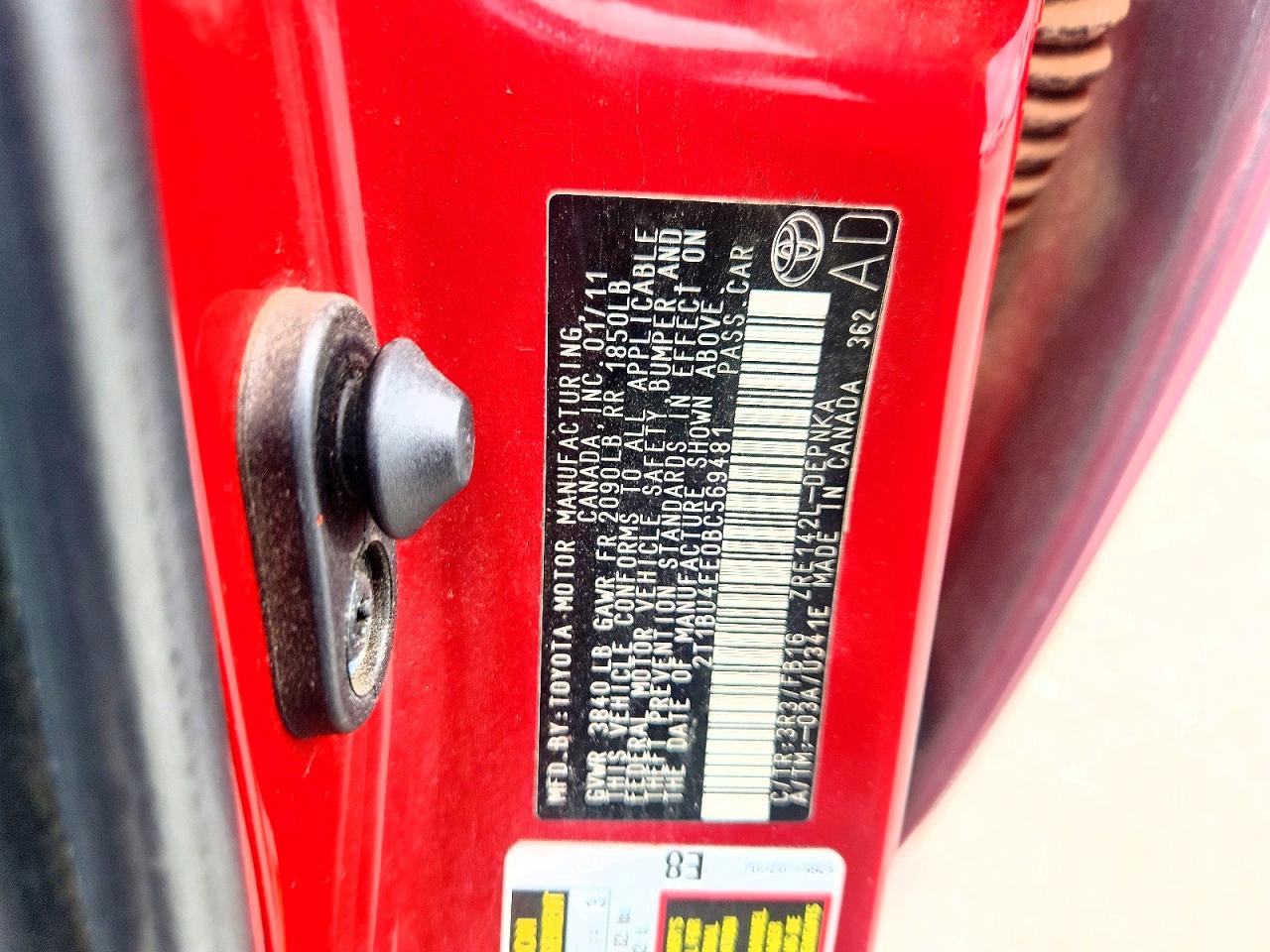 2011 Toyota Corolla Le Red vin: 2T1BU4EE0BC569481