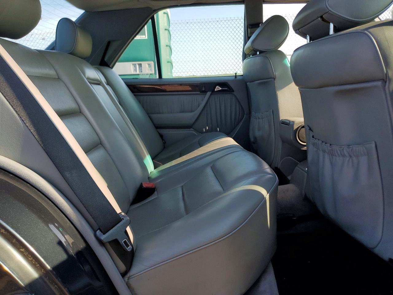 1995 Mercedes-benz E 300d Blue vin: WDBEB31E0SC240130