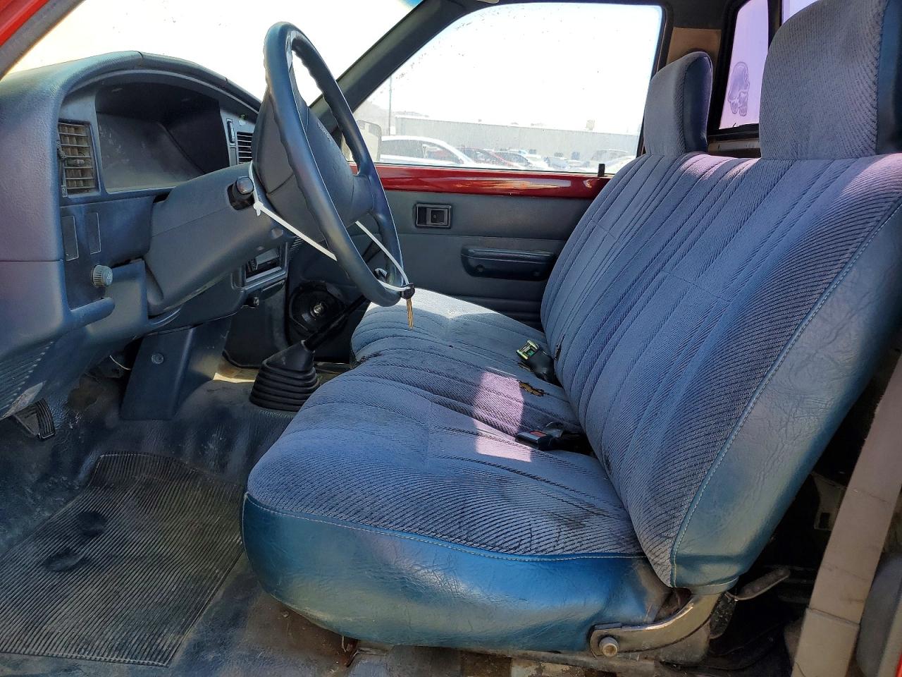 1989 Toyota Pickup Deluxe Red vin: JT4RN81P9K0024657