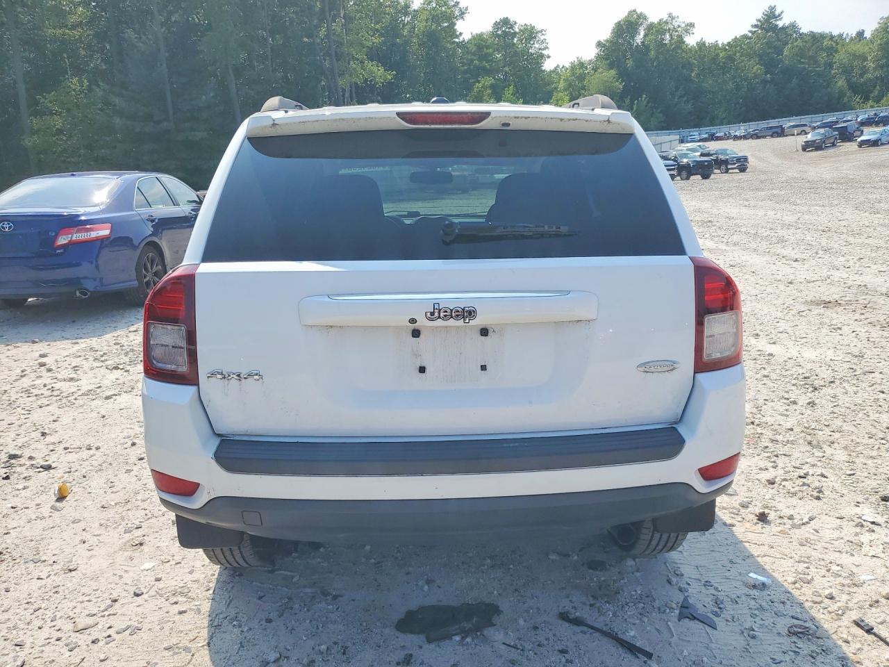 2014 Jeep Compass Latitude White vin: 1C4NJDEB9ED661272