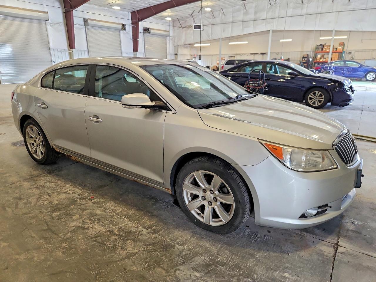 2013 Buick Lacrosse Silver vin: 1G4GC5E31DF151093