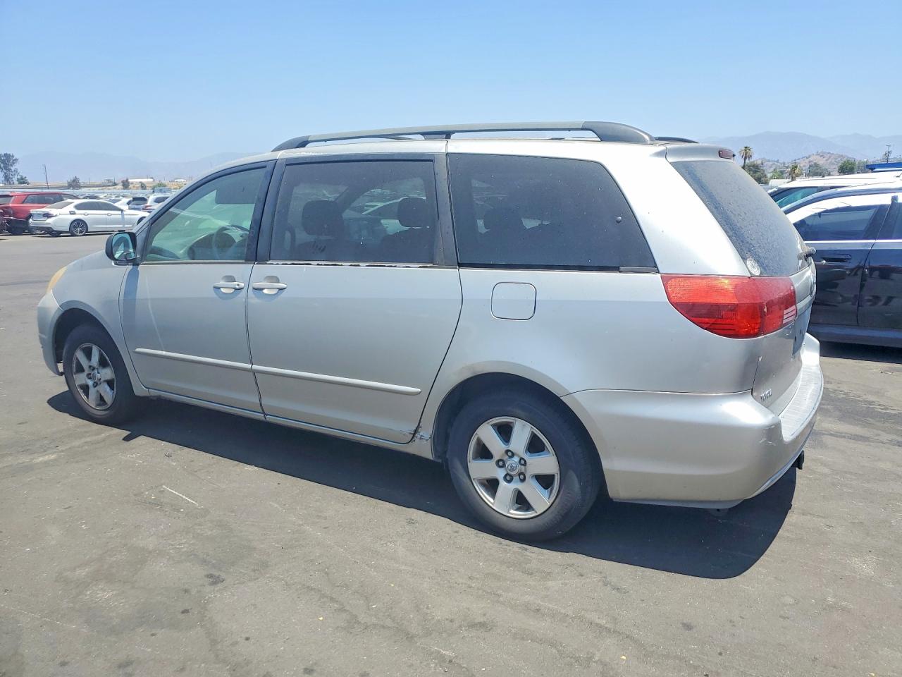 2005 Toyota Sienna Le 8 Passenger Silver vin: 5TDZA23C35S243523