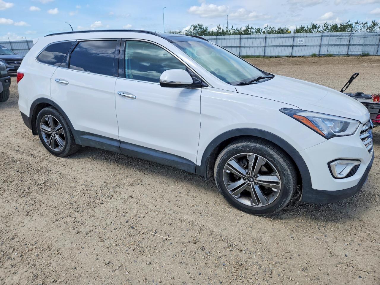 2014 Hyundai Santa Fe Gls White vin: KM8SNDHF9EU039711