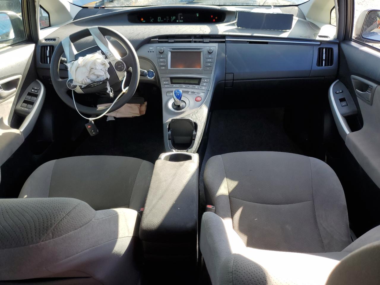 2014 Toyota Prius Серебряный vin: JTDKN3DU7E1735648