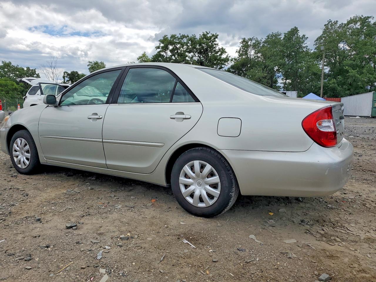 2003 Toyota Camry Le Silver vin: JTDBE32K230169676