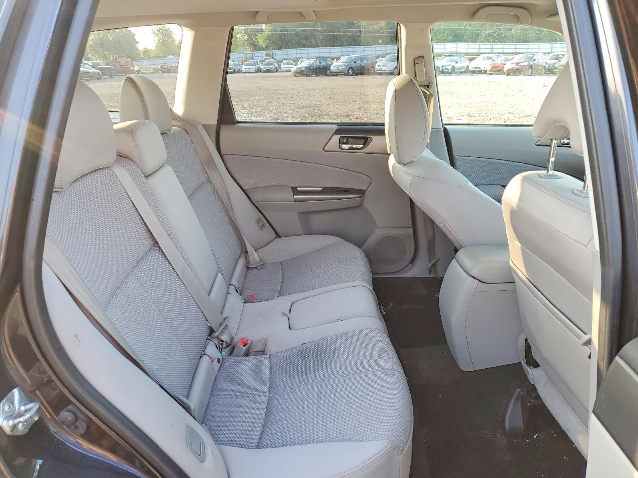 2011 Subaru Forester 2.5x Premium Gray vin: JF2SHADC3BH735492