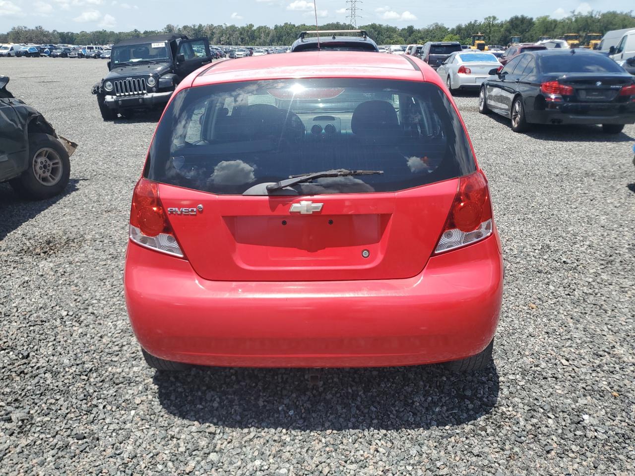 2008 Chevrolet Aveo Base Red vin: KL1TD666X8B255424