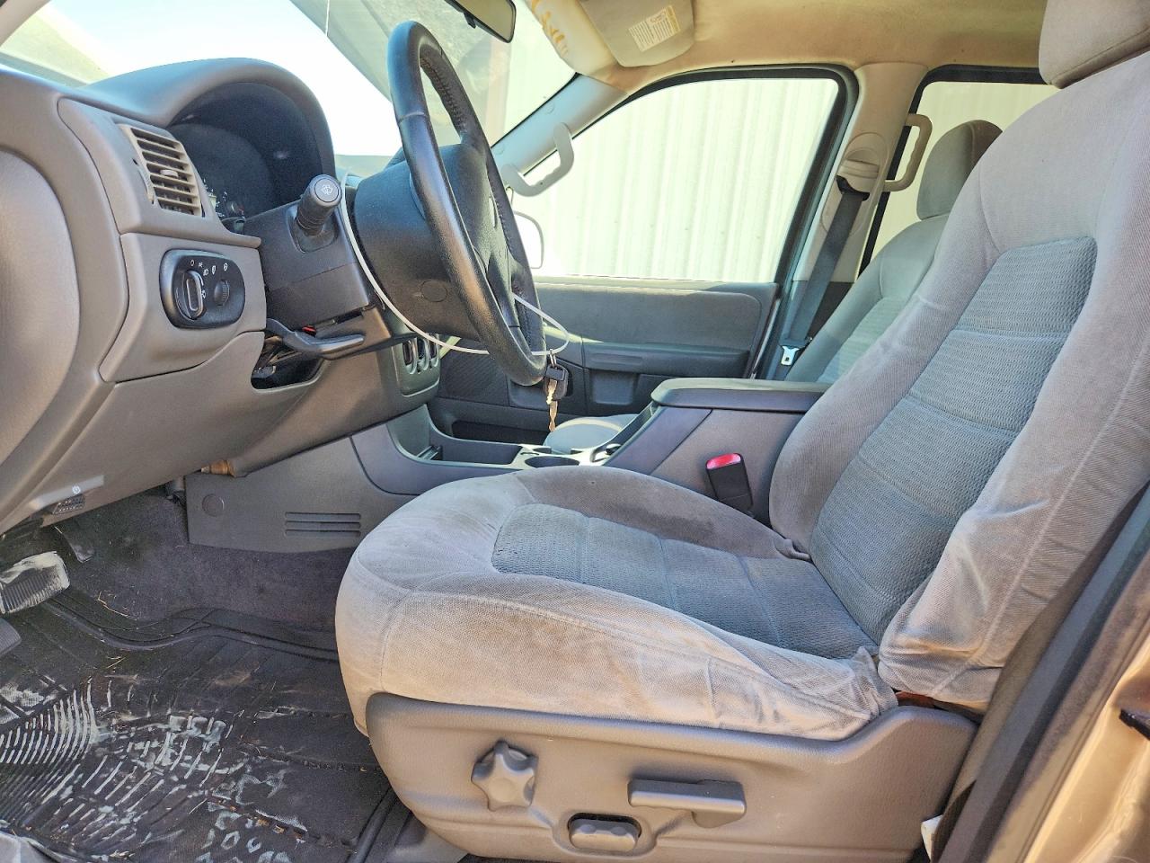 2005 Ford Explorer Xlt Tan vin: 1FMZU63K25ZA51171