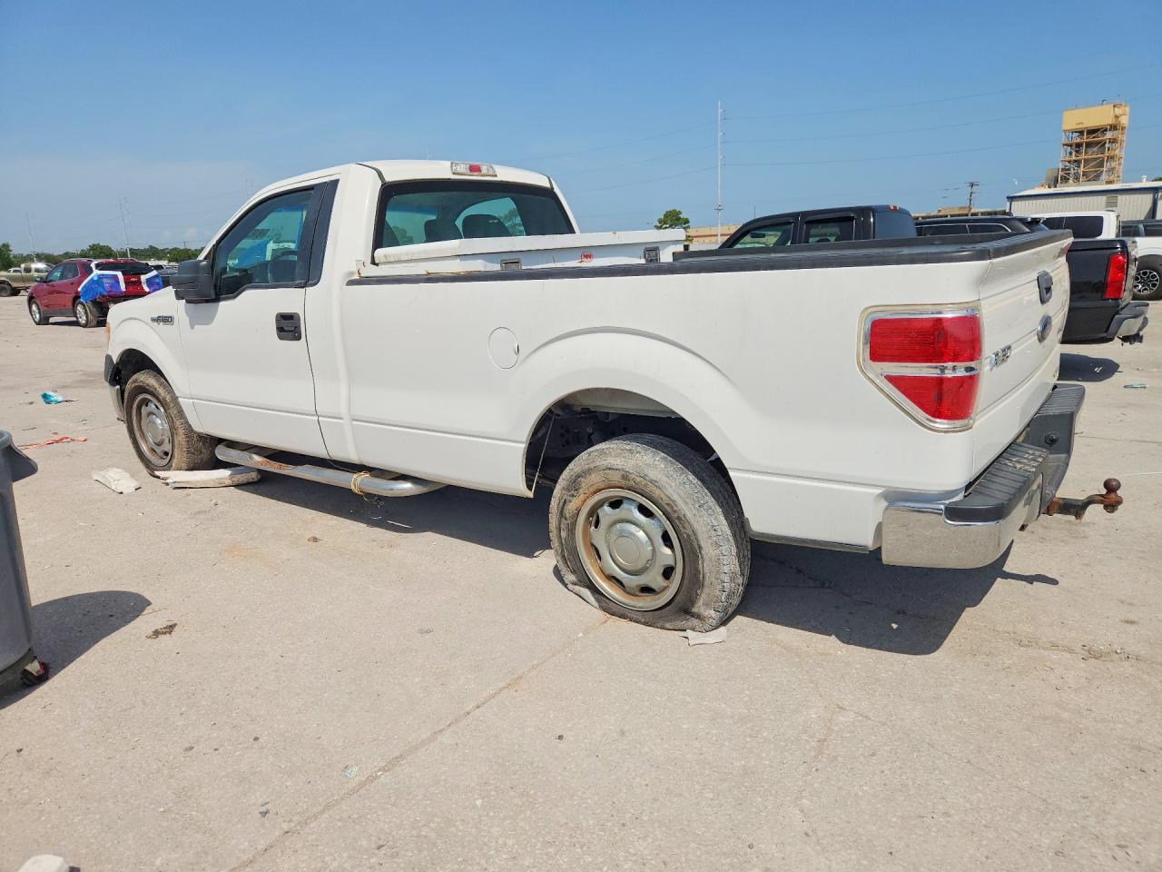 2013 Ford F150 White vin: 1FTMF1CM0DKE06147