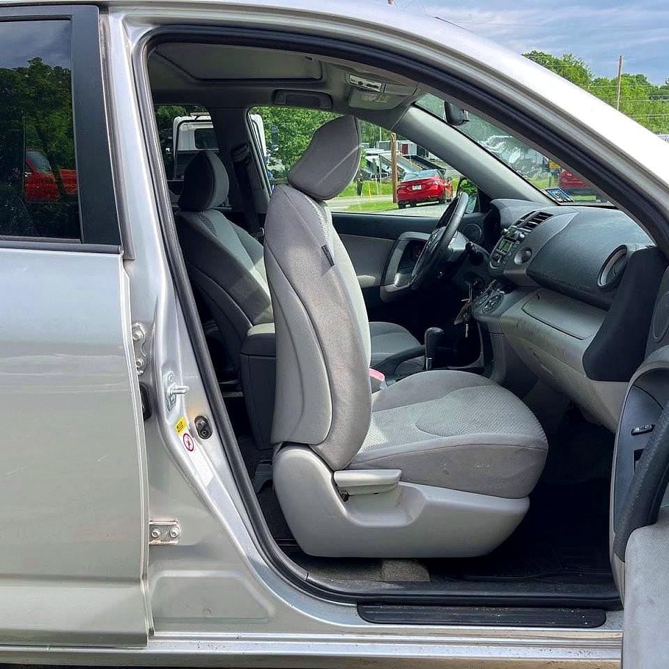 2008 Toyota Rav4 Limited Silver vin: JTMBK31VX86034051
