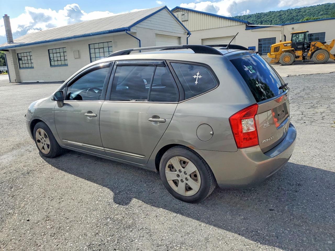 2009 Kia Rondo Base Gray vin: KNAFG528X97228921