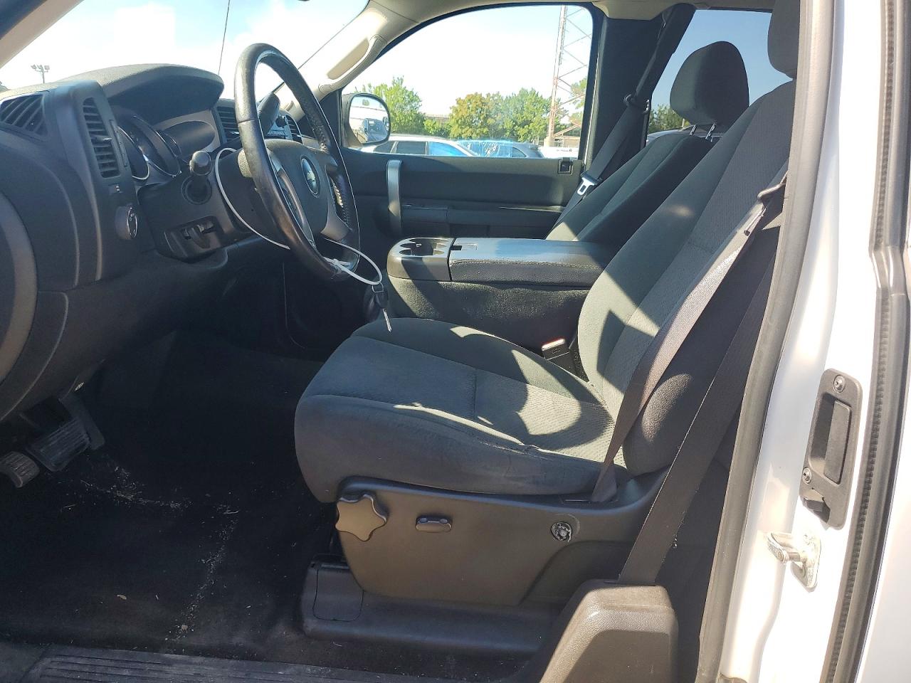 2008 Chevrolet Silverado K1500 White vin: 1GCEK19058Z146586