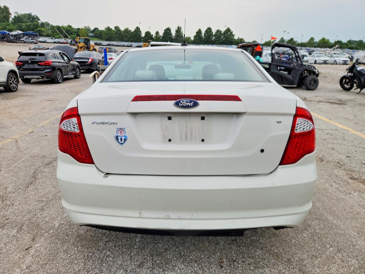 2010 Ford Fusion S White vin: 3FAHP0GA4AR411406