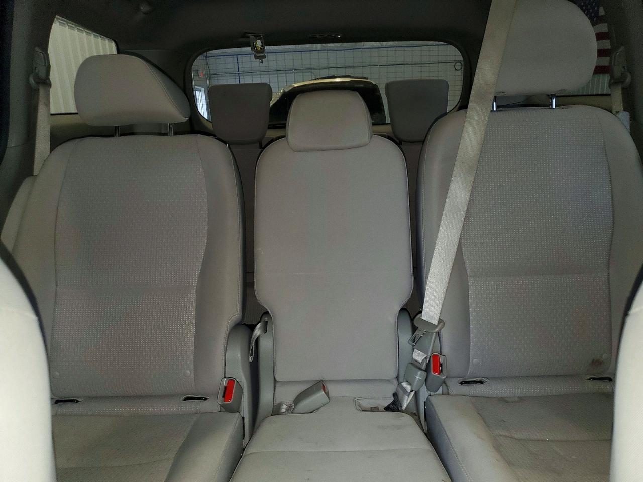 2016 Kia Sedona Lx Silver vin: KNDMB5C1XG6103463