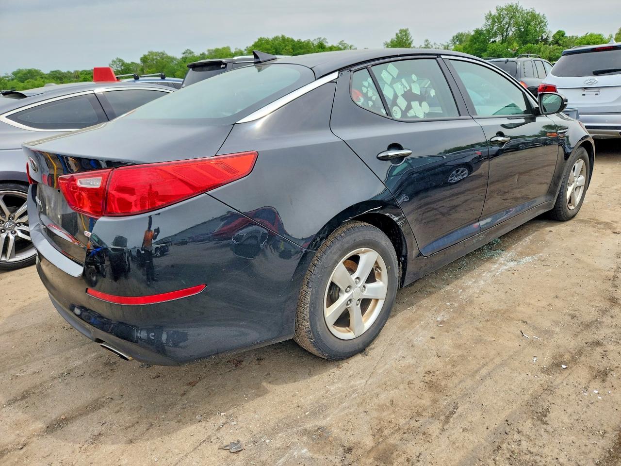 2015 Kia Optima Lx Черный vin: 5XXGM4A78FG428847