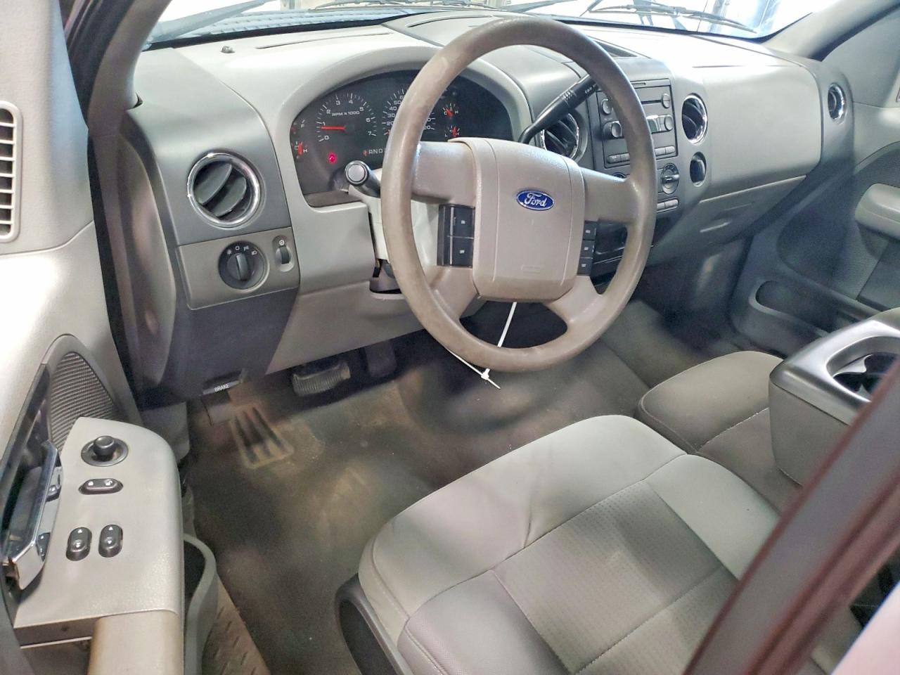 2005 Ford F150 Silver vin: 1FTRF14525NA88903