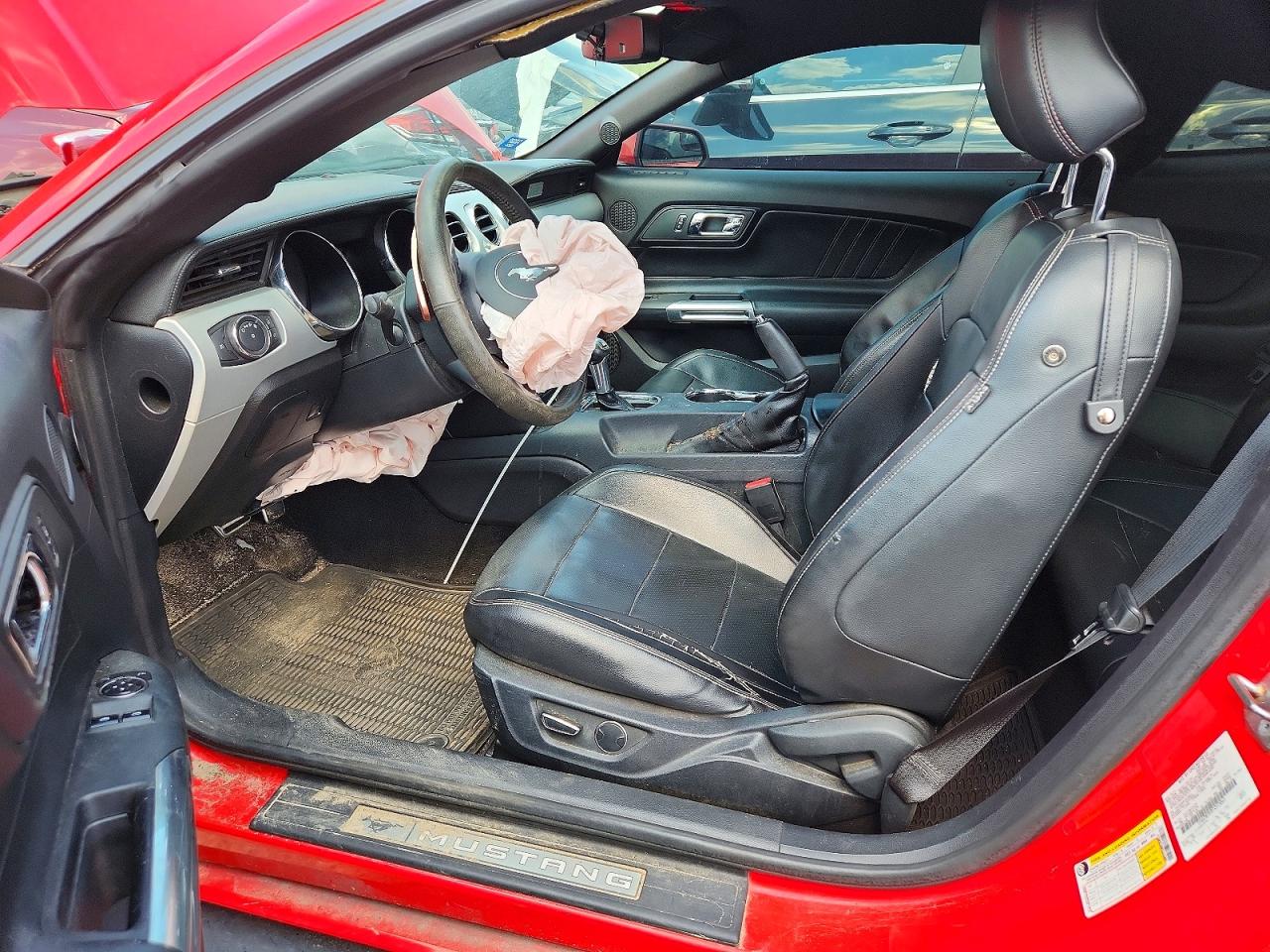2015 Ford Mustang Red vin: 1FA6P8TH9F5312065