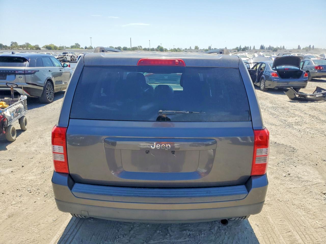 2014 Jeep Patriot Sport Gray vin: 1C4NJPBA5ED812444
