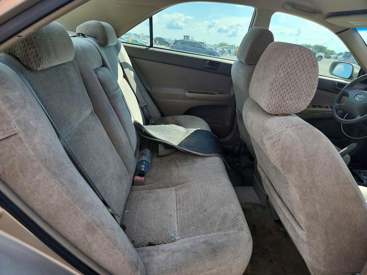 2003 Toyota Camry Le Gold vin: 4T1BE32KX3U190201