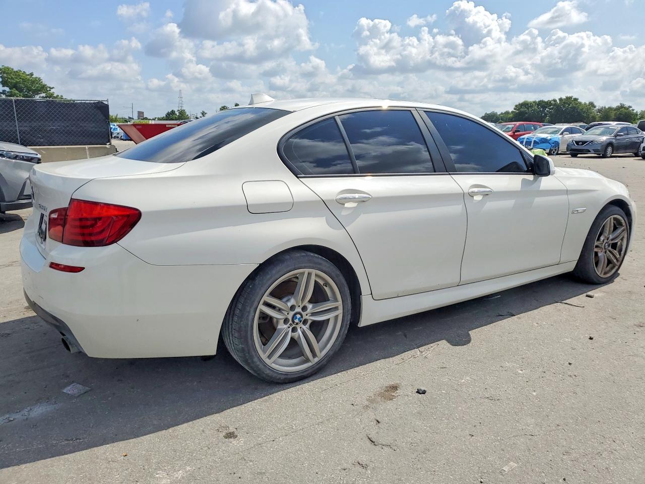 2013 Bmw 535 Xi White vin: WBAFU7C51DDU68068