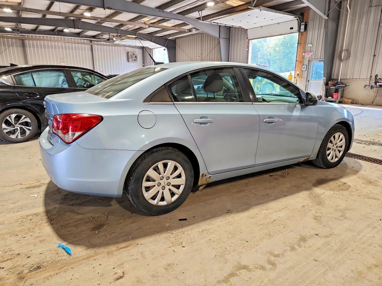 2011 Chevrolet Cruze Ls Синий vin: 1G1PC5SH6B7139686