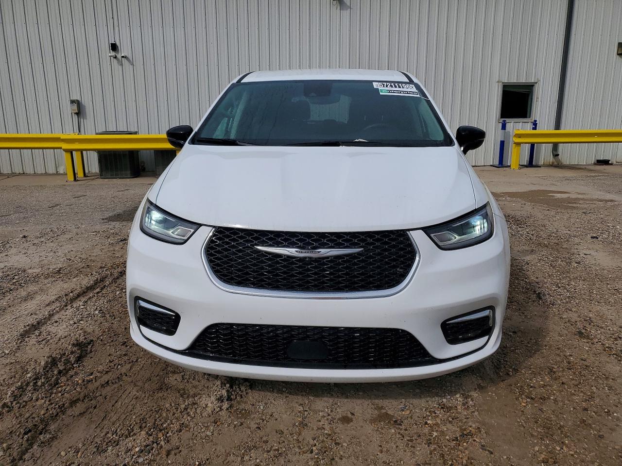 2024 Chrysler Pacifica Touring L White vin: 2C4RC1BG9RR119666
