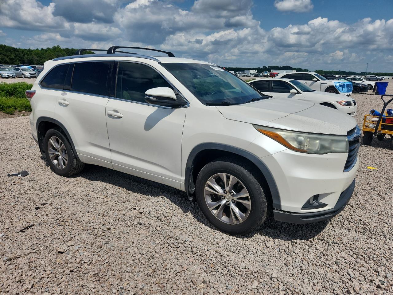 2015 Toyota Highlander Xle White vin: 5TDJKRFH7FS113224