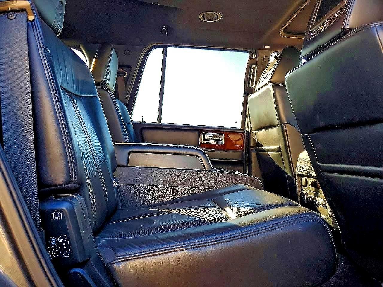 2015 Lincoln Navigator Gray vin: 5LMJJ2HT8FEJ01738