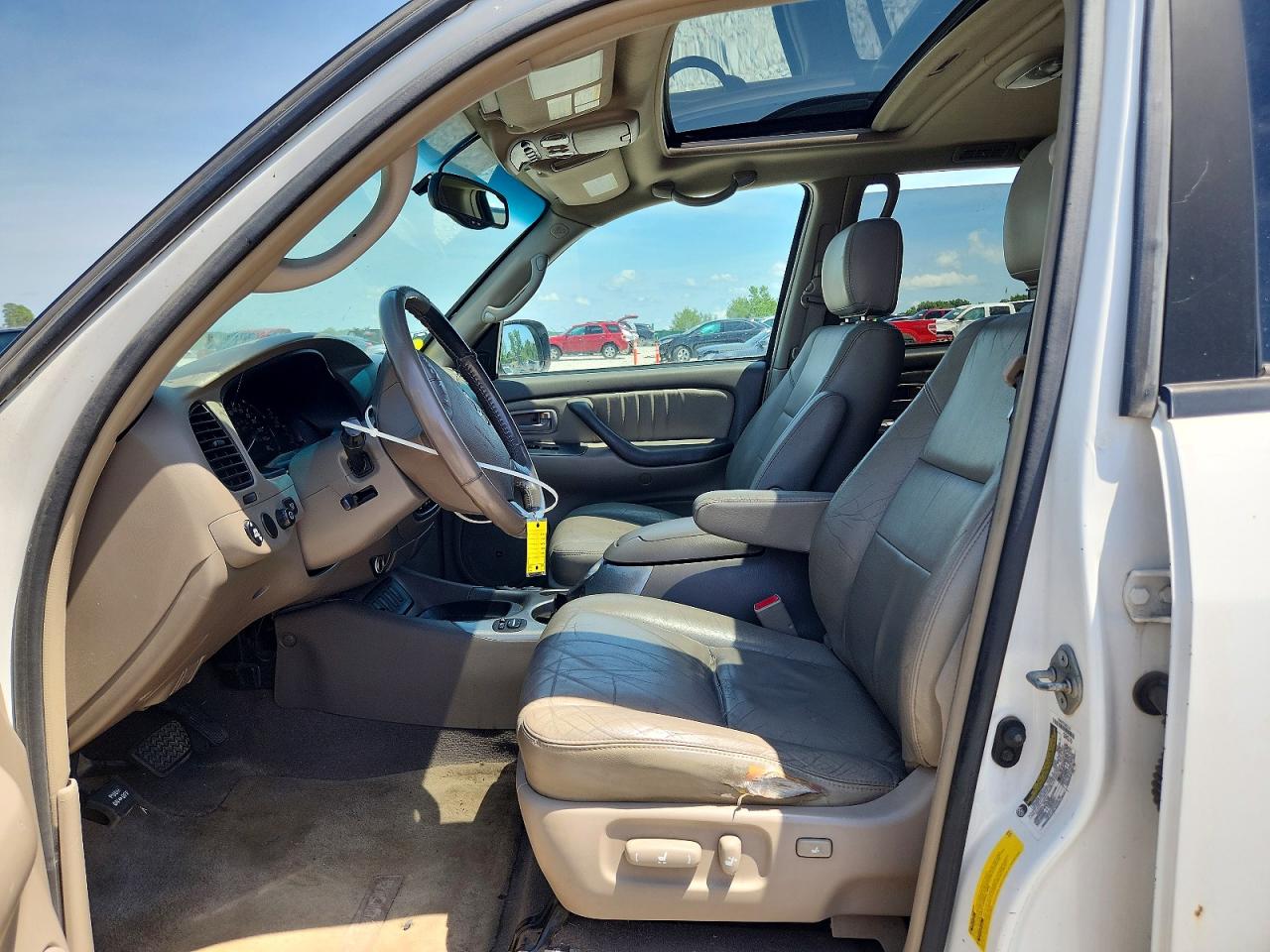 2005 Toyota Sequoia Limited White vin: 5TDBT48A45S252164