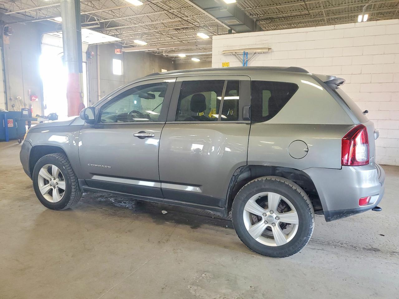 2014 Jeep Compass Latitude Серый vin: 1C4NJDEB9ED575749