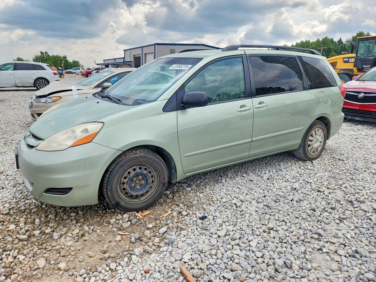 2010 Toyota Sienna Le 8-passenger Tan vin: 5TDKK4CC8AS295105