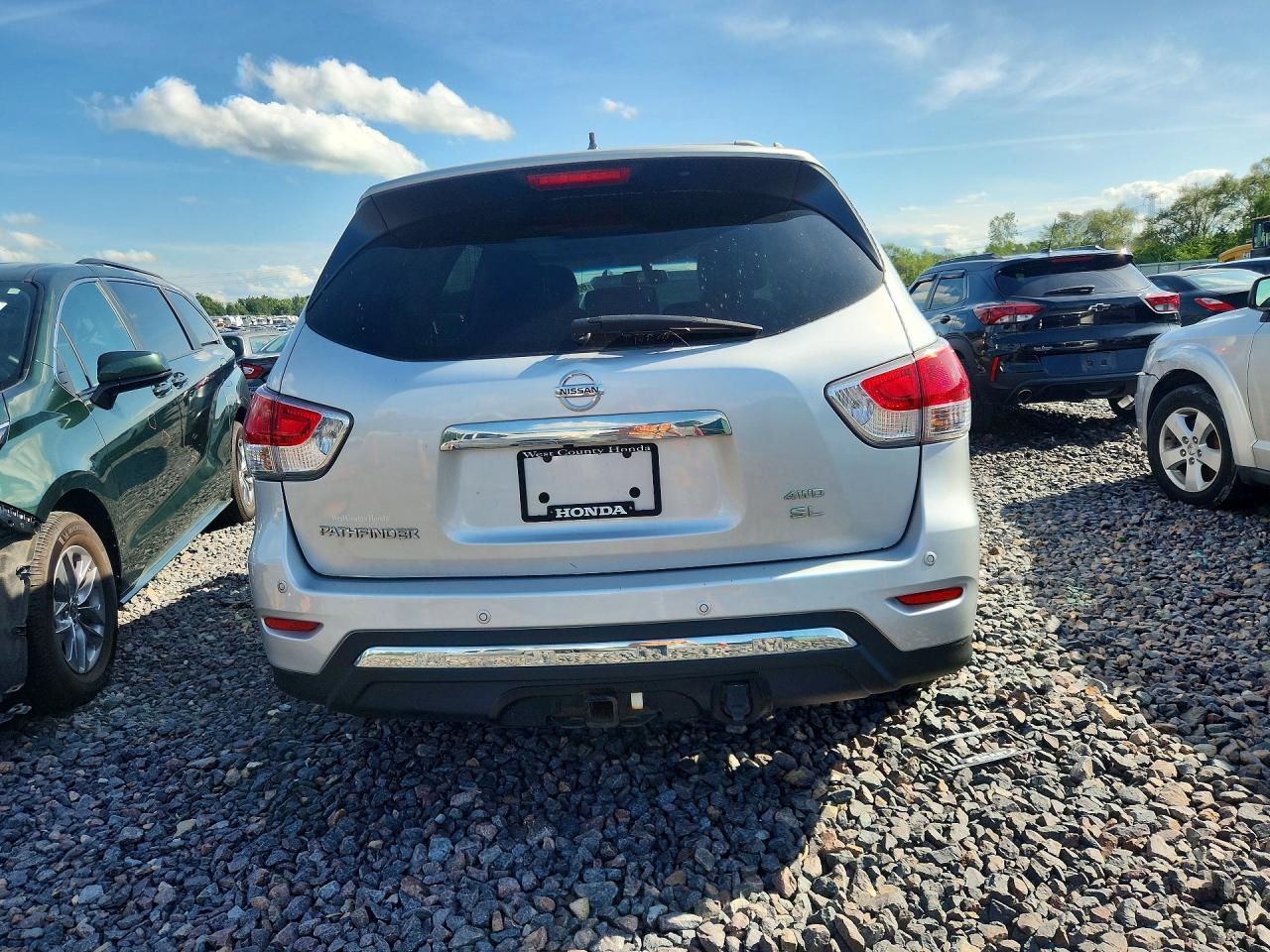 2013 Nissan Pathfinder S Silver vin: 5N1AR2MM4DC690029