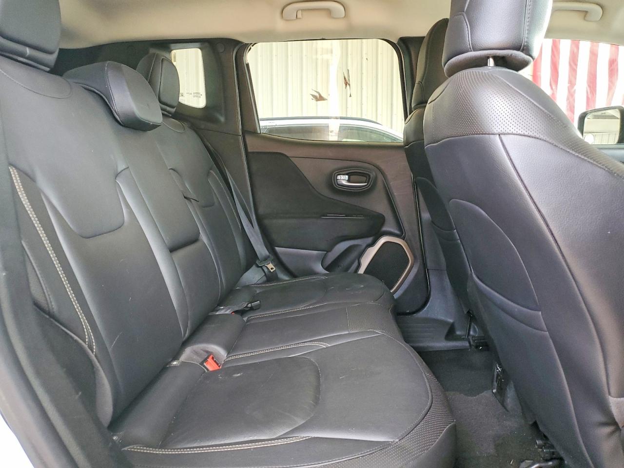 2015 Jeep Renegade Limited White vin: ZACCJADT1FPB31574