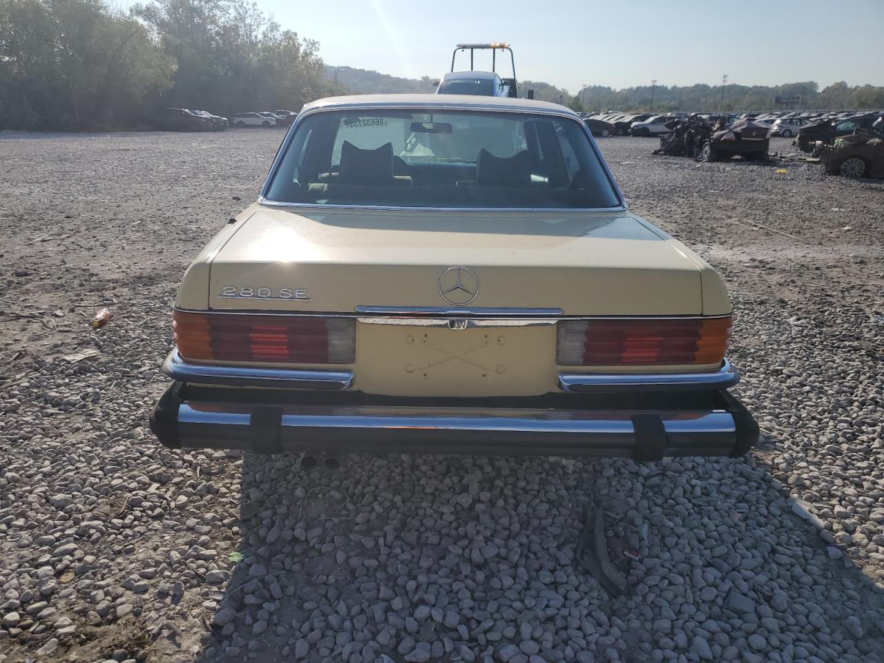 1977 Mercedes-benz 280 Se Желтый vin: 11602412077636