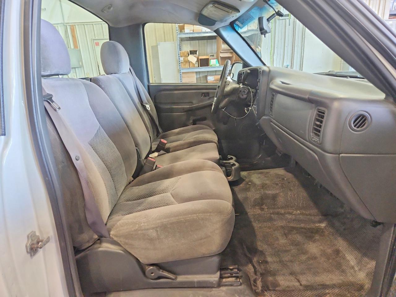 2007 Chevrolet Silverado C1500 Classic White vin: 1GCEC14X87Z164869