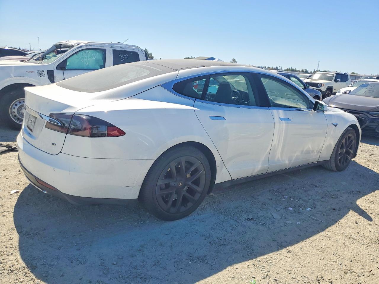 2014 Tesla Model S White vin: 5YJSA1H16EFP35003
